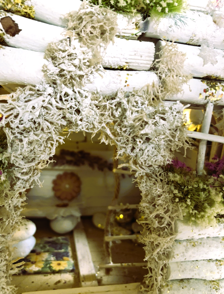 Fairy House Gold Leaf Winter Cottage