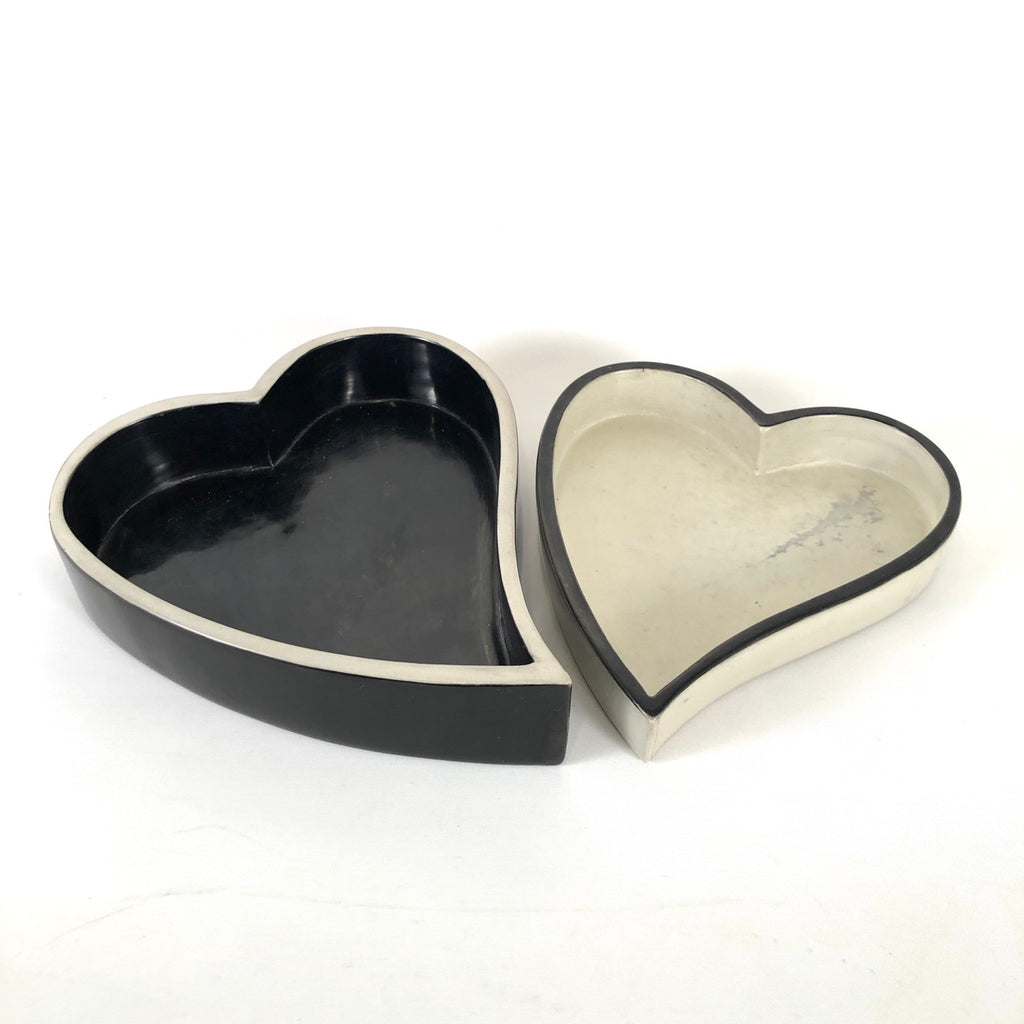 Black and White Heart Bowls Set