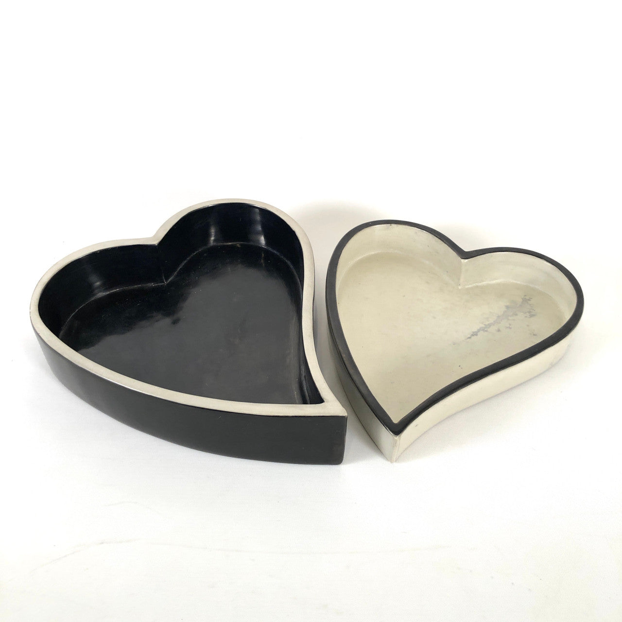 Black and White Heart Bowls Set